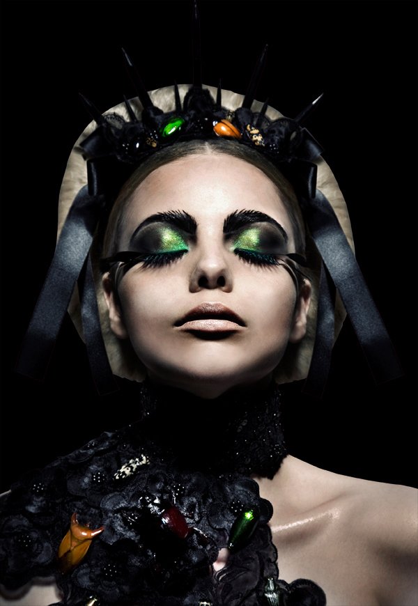 Make a Shattered Mirror Photoshop Effect